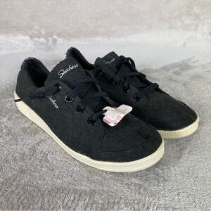 Skechers Madison Ave Slip On Shoes Women 7 Black Canvas‎ Sneaker Memory Foam NEW